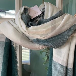 Ladies beautiful plaid scarf